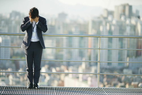 Bosses should encourage workers to own their mistakes, take risks — and not throw colleagues under the bus, says this VP.