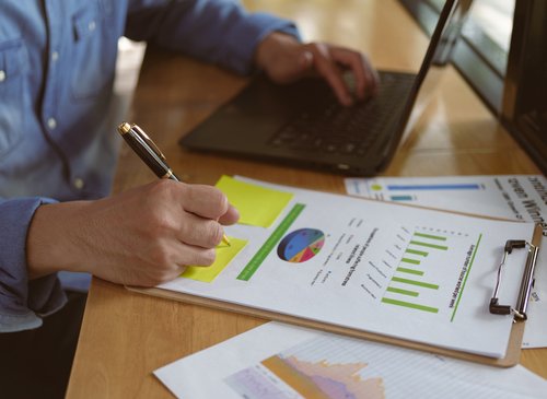 Investing in Your HSA vs. Your 401(k)